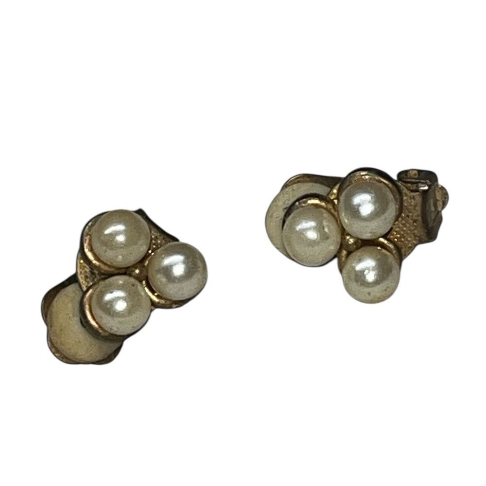 Vintage Gold and Pearl Cluster clip on Earrings